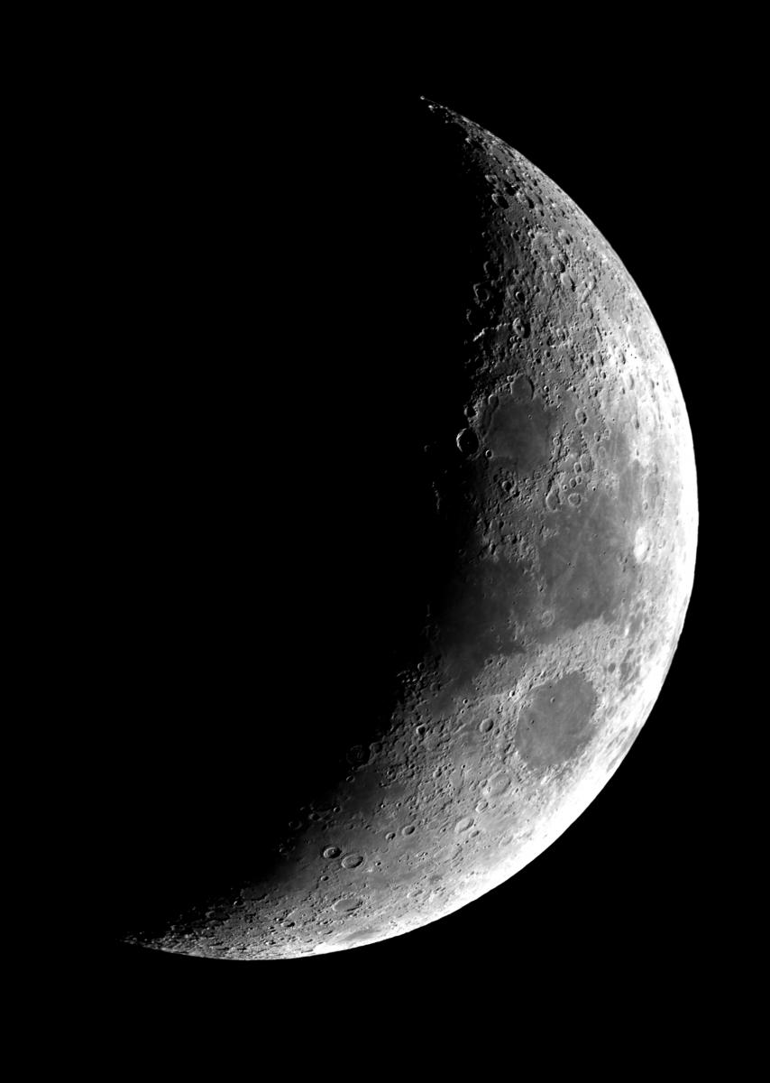 תמונה הירח, כפי שצולמה במצפה הכוכבים על-שם קראר במכון ויצמן למדע