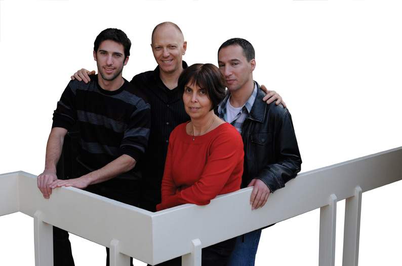 (l-r) Dan Bracha, Prof. Roy Bar-Ziv, Dr. Shirley Daube and Dr. Amnon Buxboim. Close quarters