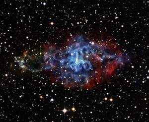 סופרנובת 3C58, אשר נצפתה לראשונה בשנת 1181. התמונה צולמה באמצעות טלסקופ החלל צ’נדרה בפליטת קרני X (נאס”א)