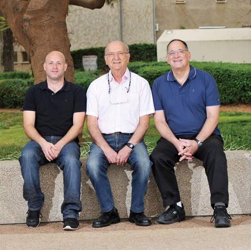 (l-r) Tal Markus, and Profs. Zeev Vager and Ron Naaman. Putting a spin on it