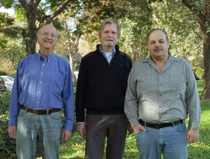  (l-r) Profs. Zeev Vager and Dirk Schwalm and Dr. Oded Heber