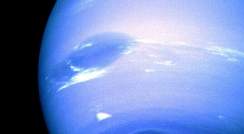 כוכב-הלכת נפטון, כפי שצולם מרכב החלל "וויאג'ר 2" באוגוסט 1989 (צילום: נאס"א)