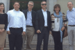 בתמונה: חמשת חברי המשלחת עם נציגת משרד הכלכלה, המסחר והתעשייה (ראשונה משמאל), שליוותה את ביקורם בארץ