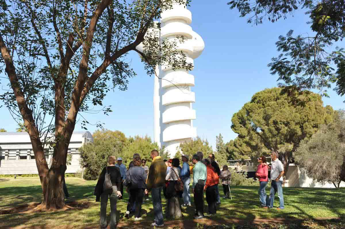 Visitors are getting acquainted with the Institute in new ways through a series of free tours.