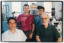מימין לשמאל: מיכאל רפפורט, אלכסנדר סוייבל, פרופ' אלי זלדוב, ויורי מיאסויידוב