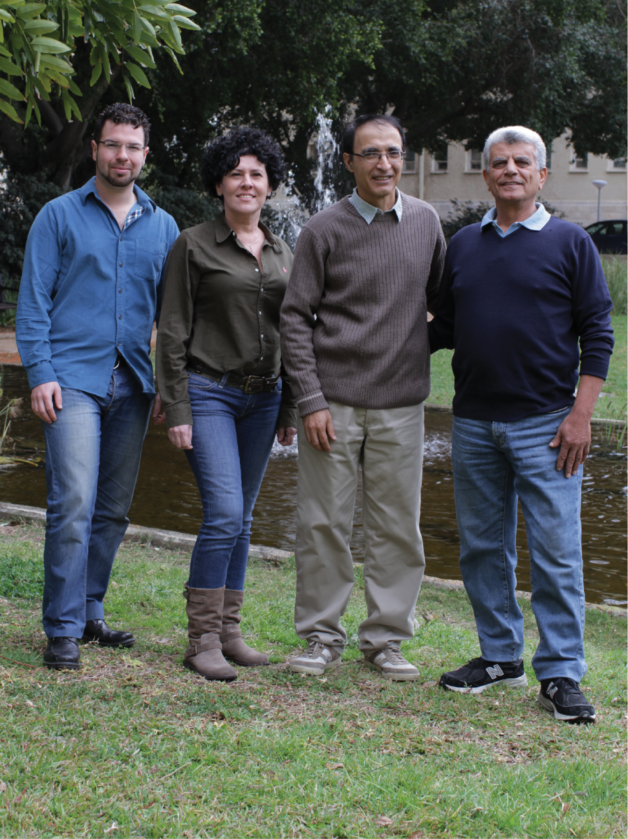 מימין: פרופ' אברהם בן-נון, פרופ' יחיאל שי, ד"ר נתלי קאושנסקי ועומרי פינגולד. השפעה מעכבת