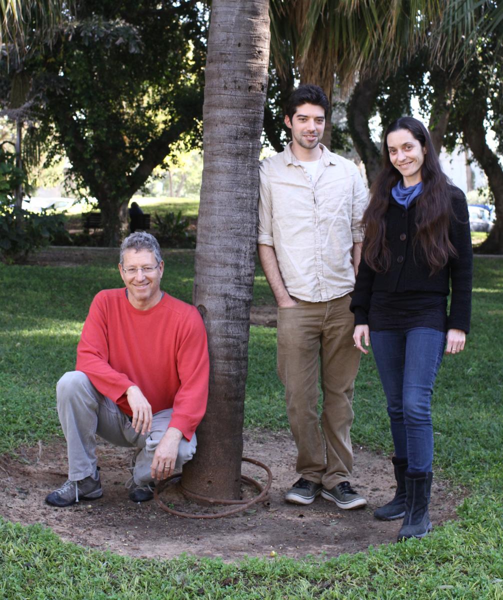 מימין: לילך מילוא, ד"ר תום רן ופרופ' אהוד שפירא. ביולוגיה סינתטית